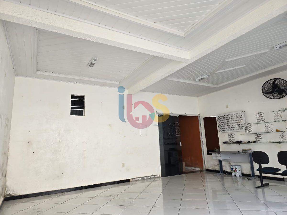 Casa à venda com 3 quartos, 325m² - Foto 1