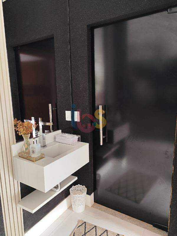 Casa à venda com 4 quartos, 350m² - Foto 31