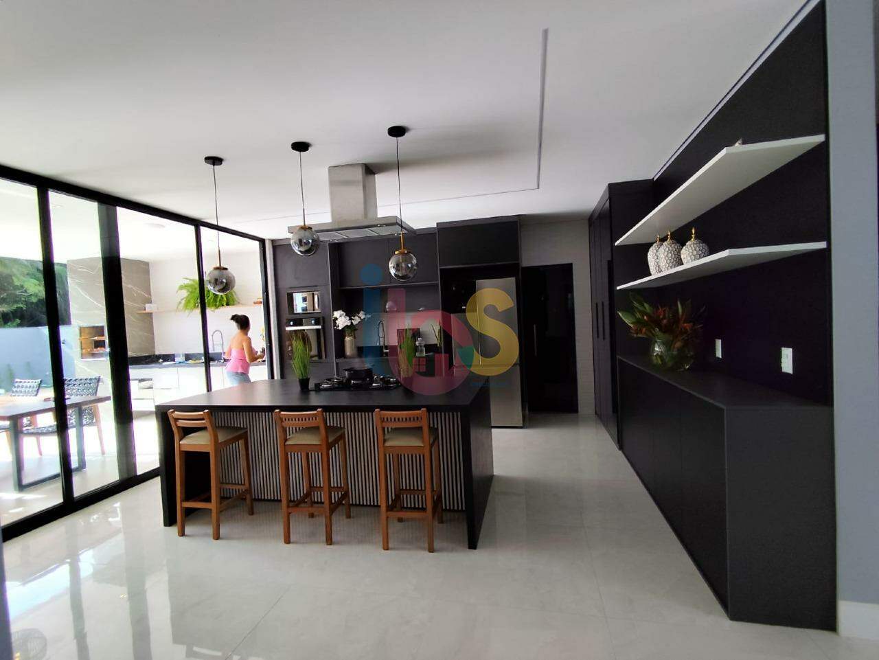 Casa à venda com 4 quartos, 350m² - Foto 11