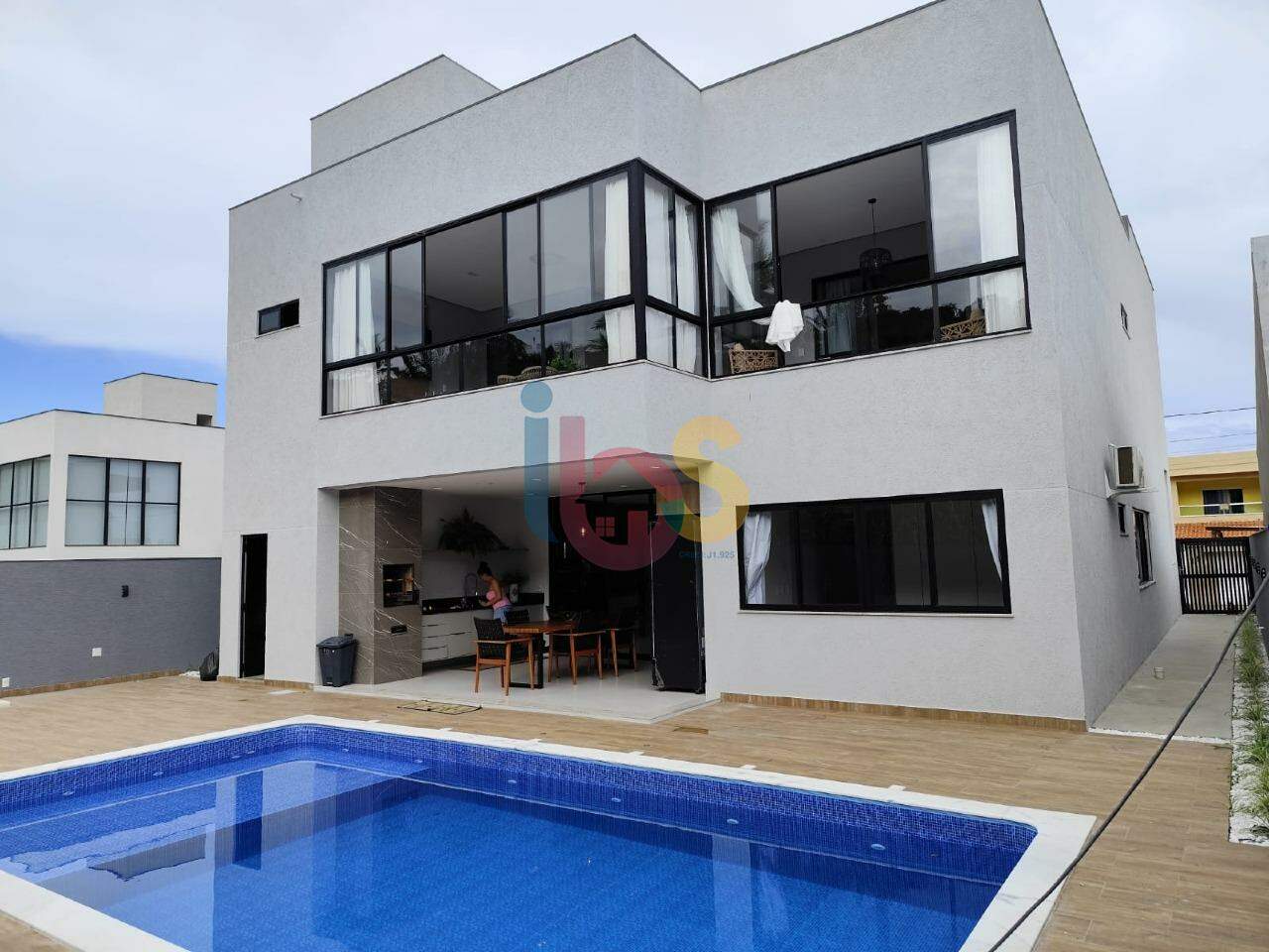 Casa à venda com 4 quartos, 350m² - Foto 42