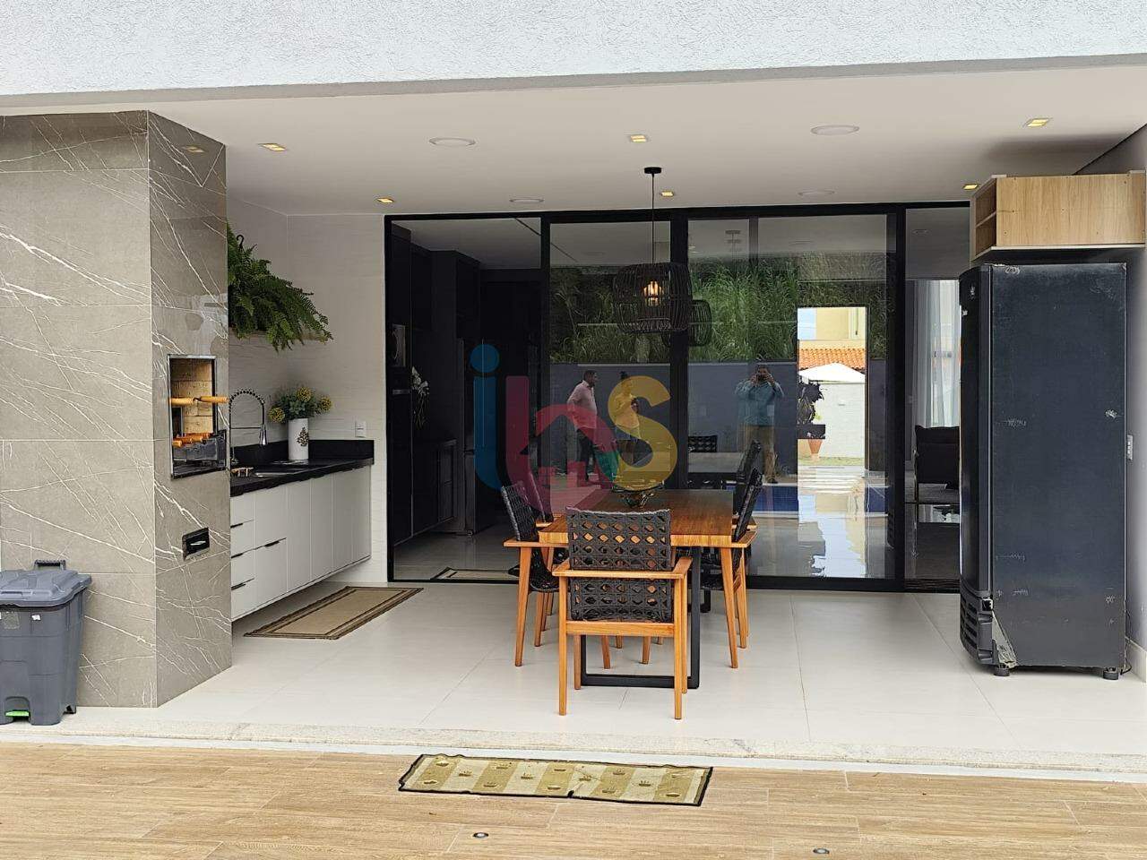 Casa à venda com 4 quartos, 350m² - Foto 34