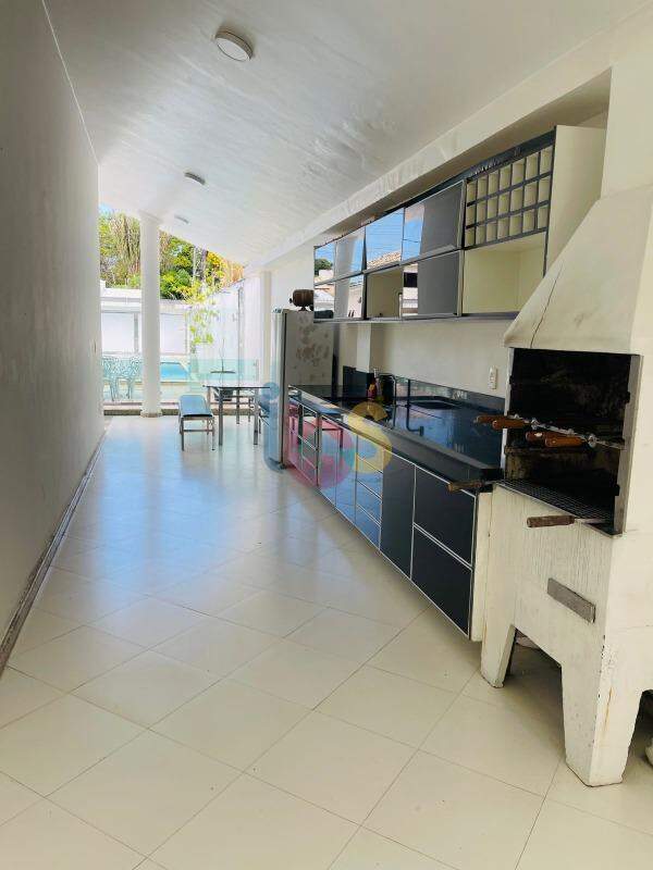 Casa para alugar com 5 quartos, 280m² - Foto 4