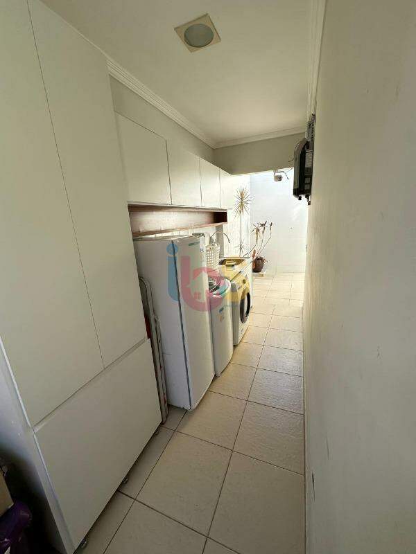Casa à venda com 2 quartos, 100m² - Foto 9