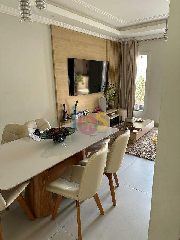 Casa à venda com 2 quartos, 100m² - Foto 4