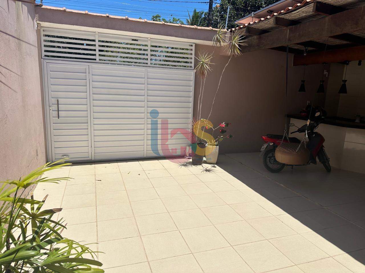 Casa à venda com 2 quartos, 100m² - Foto 2