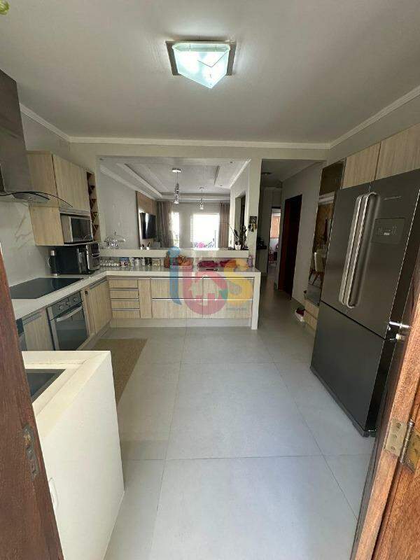 Casa à venda com 2 quartos, 100m² - Foto 6