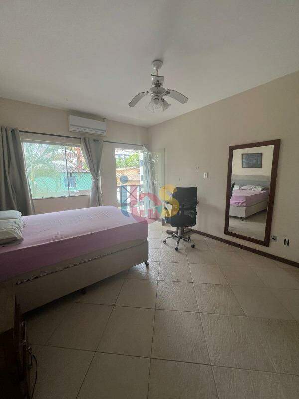 Casa para alugar com 4 quartos, 241m² - Foto 9