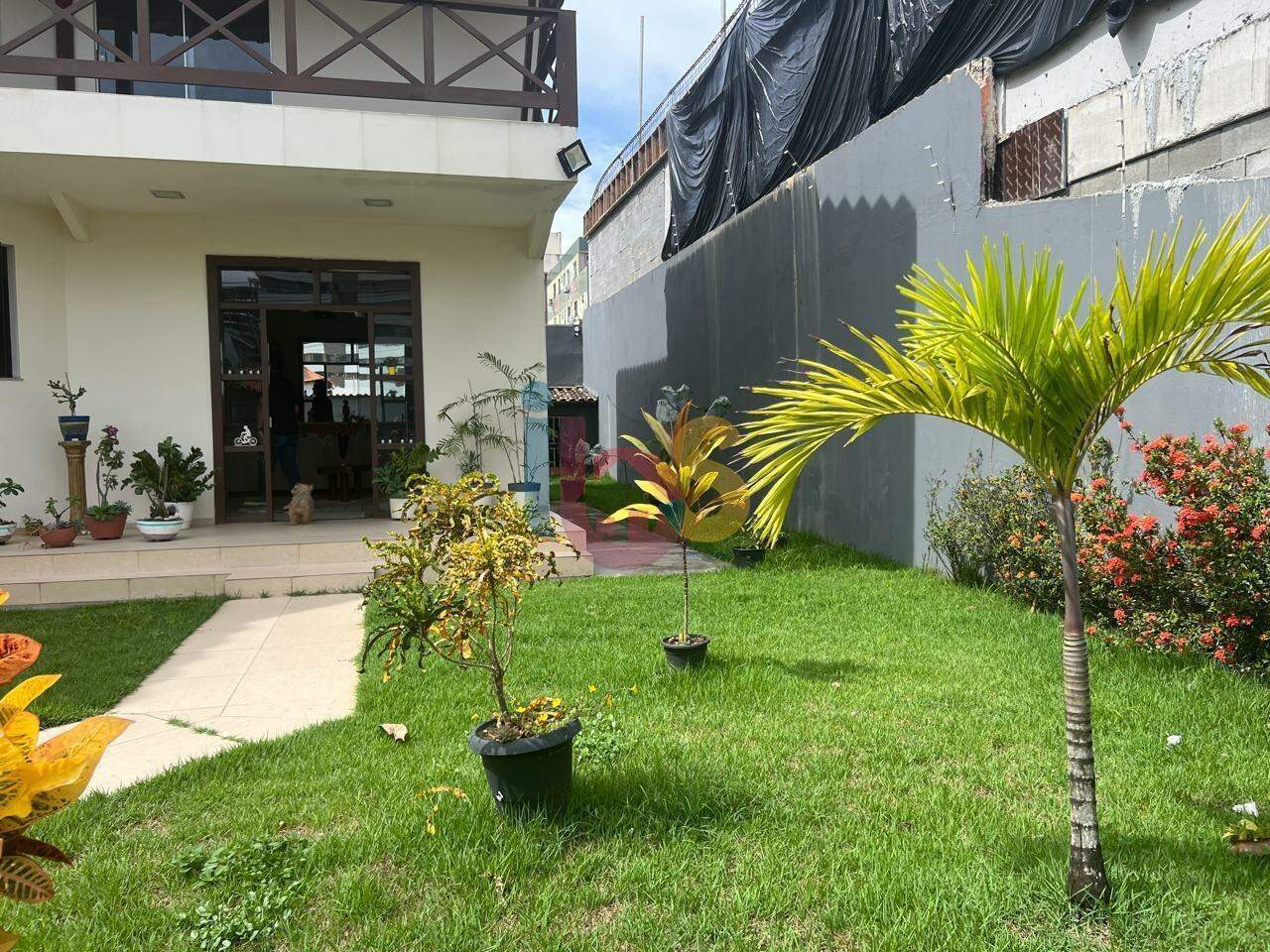 Casa para alugar com 4 quartos, 241m² - Foto 5