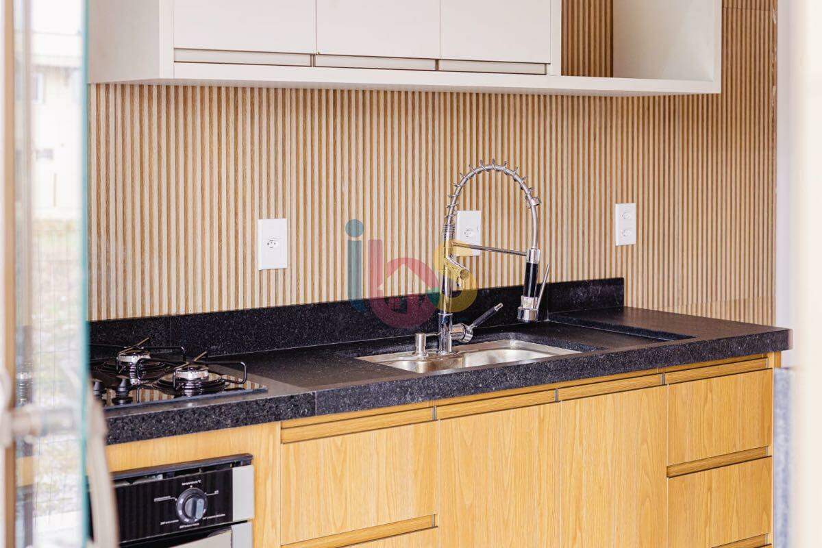 Casa à venda com 4 quartos, 200m² - Foto 8