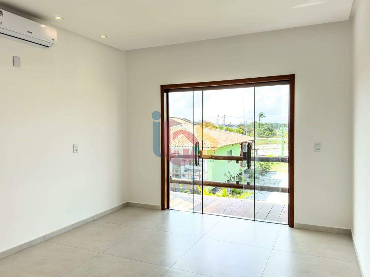 Casa à venda com 4 quartos, 200m² - Foto 4