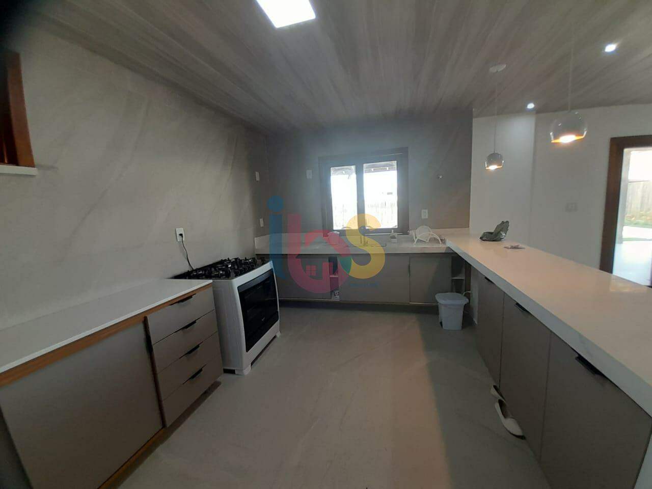Casa para alugar com 5 quartos, 310m² - Foto 16