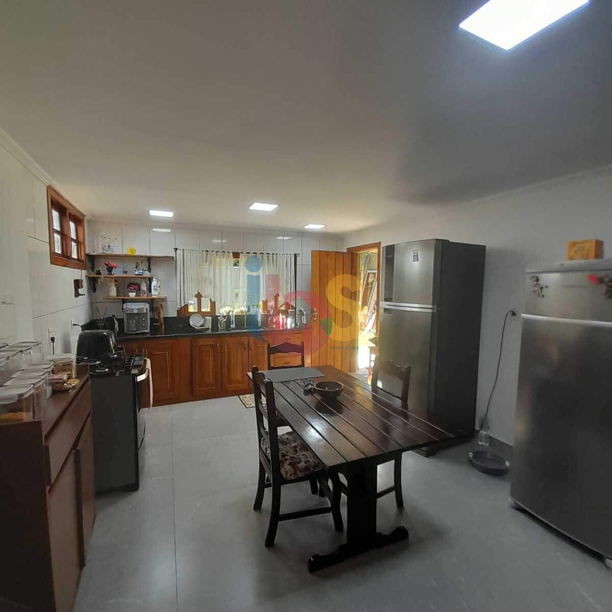 Casa à venda com 4 quartos, 380m² - Foto 12