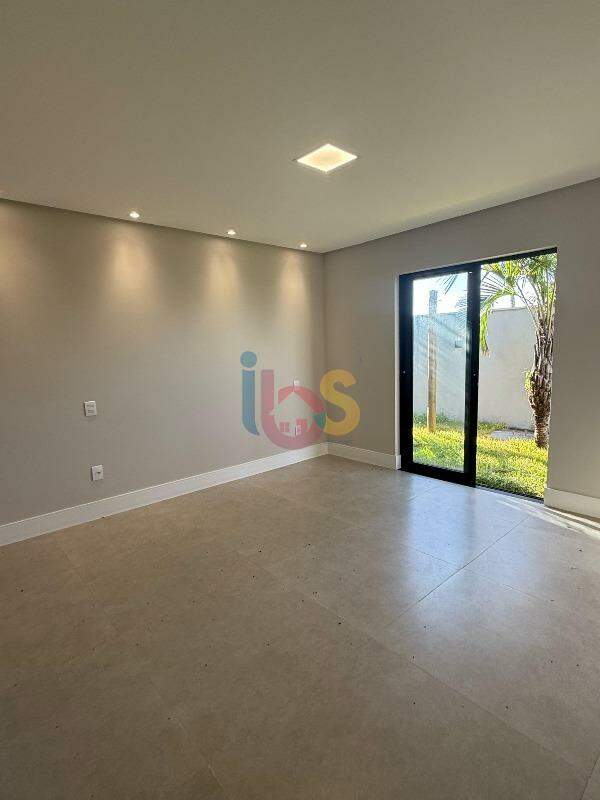 Casa à venda com 3 quartos, 250m² - Foto 11
