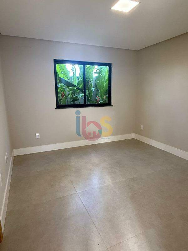 Casa à venda com 3 quartos, 250m² - Foto 13