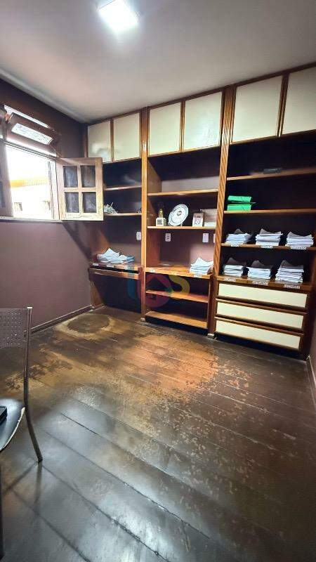 Casa à venda com 4 quartos, 364m² - Foto 8