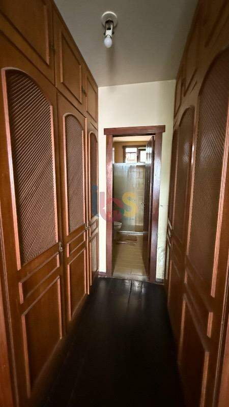 Casa à venda com 4 quartos, 364m² - Foto 4