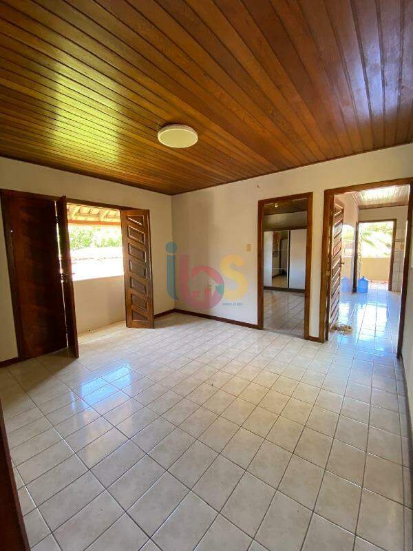 Casa à venda com 5 quartos, 200m² - Foto 18