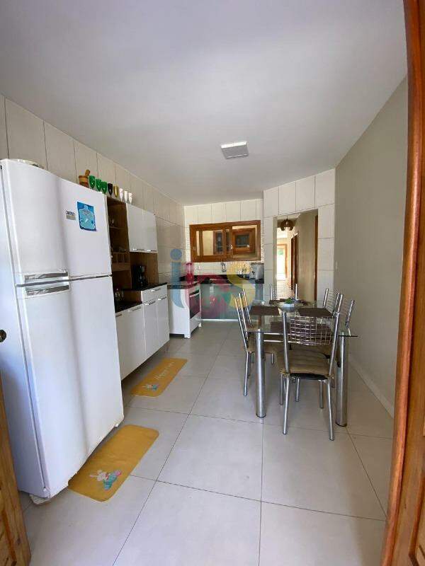 Casa à venda com 5 quartos, 200m² - Foto 5