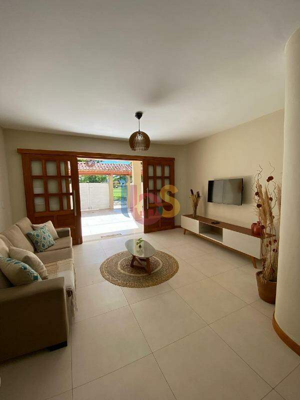 Casa à venda com 5 quartos, 200m² - Foto 4