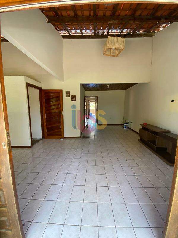 Casa à venda com 5 quartos, 200m² - Foto 14