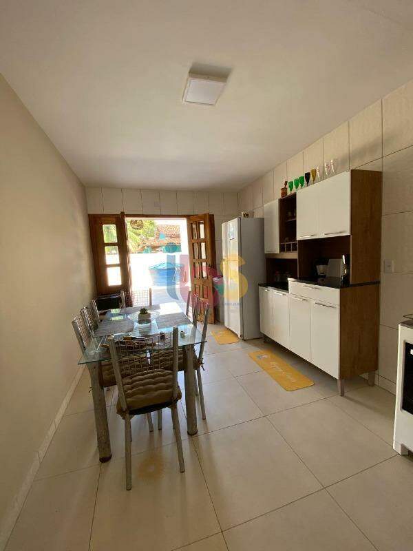 Casa à venda com 5 quartos, 200m² - Foto 6