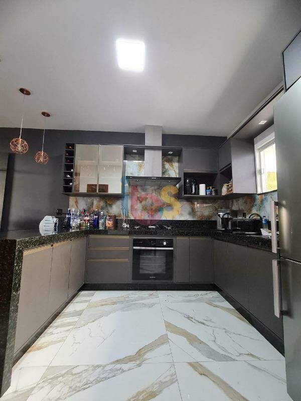 Casa à venda com 2 quartos, 118m² - Foto 8