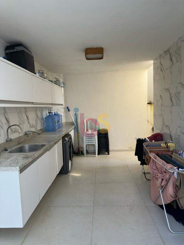 Casa à venda com 3 quartos, 280m² - Foto 14