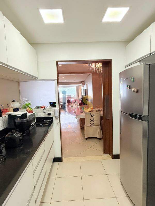 Apartamento à venda com 3 quartos, 166m² - Foto 10
