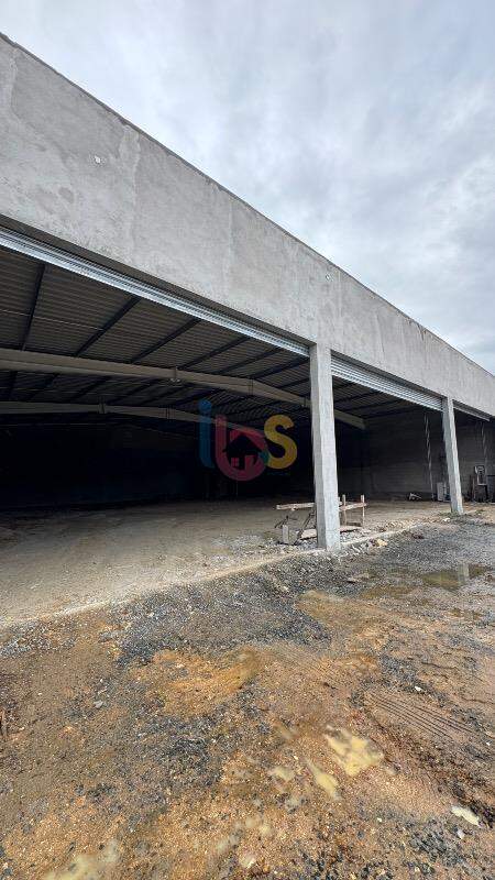 Depósito-Galpão-Armazém para alugar, 650m² - Foto 1