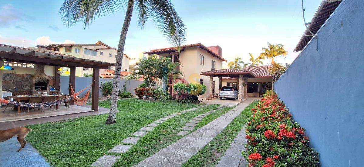 Casa à venda com 4 quartos, 260m² - Foto 1