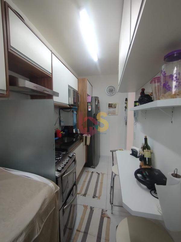 Apartamento à venda com 2 quartos, 72m² - Foto 9