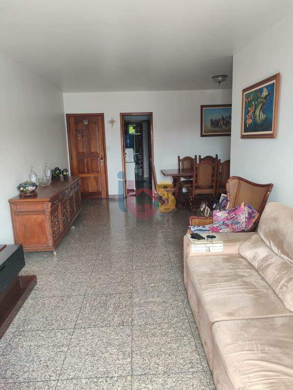 Apartamento à venda com 3 quartos, 135m² - Foto 1