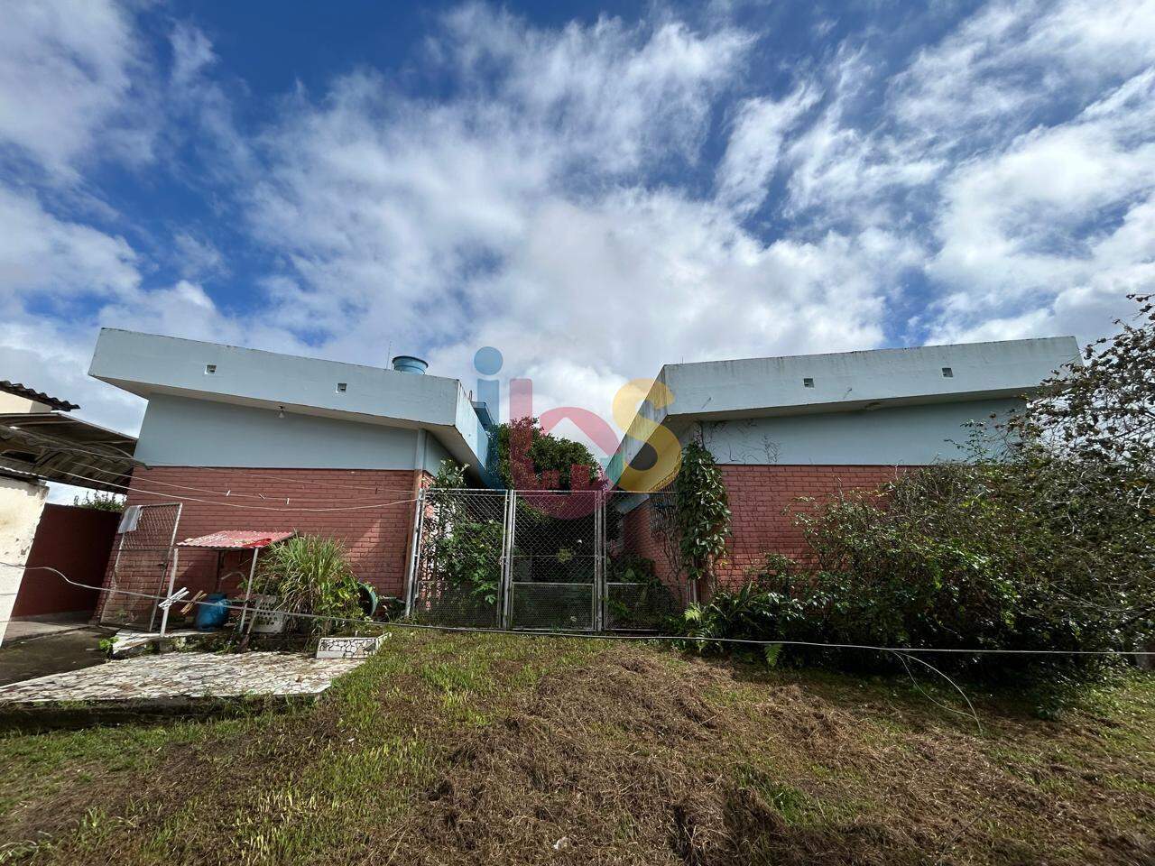Casa à venda com 4 quartos, 1800m² - Foto 4