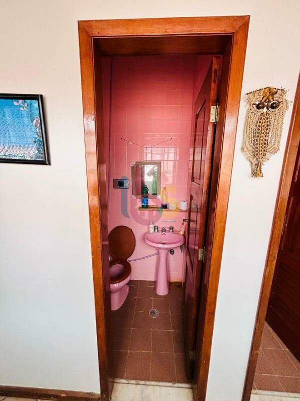 Casa para alugar com 4 quartos, 1800m² - Foto 11