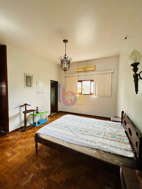 Casa para alugar com 4 quartos, 1800m² - Foto 17