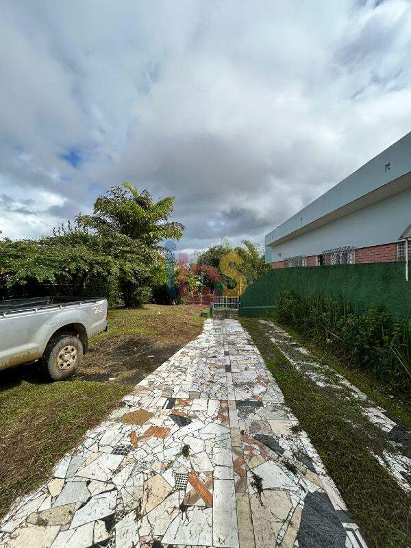 Casa para alugar com 4 quartos, 1800m² - Foto 7
