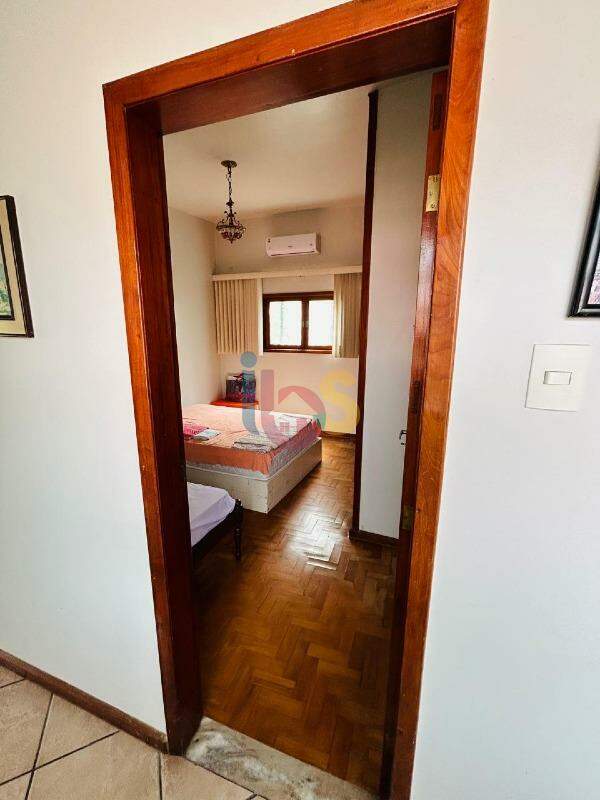 Casa para alugar com 4 quartos, 1800m² - Foto 10