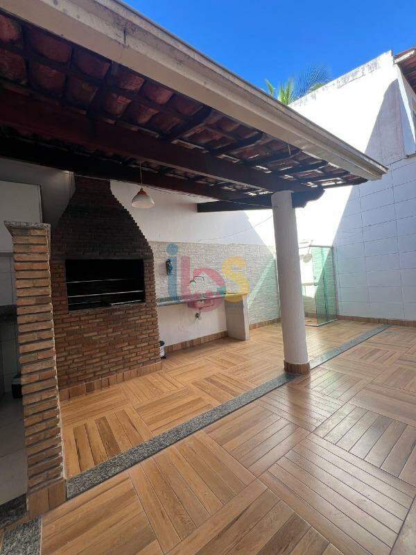Casa para alugar com 4 quartos, 250m² - Foto 22