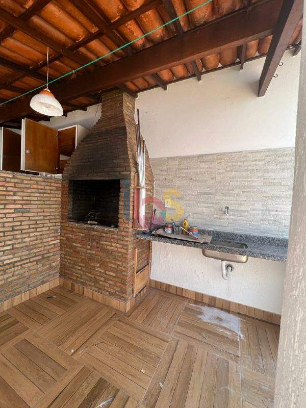 Casa para alugar com 4 quartos, 250m² - Foto 23