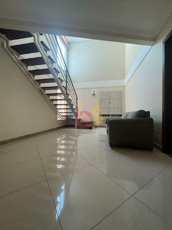 Casa para alugar com 4 quartos, 250m² - Foto 7
