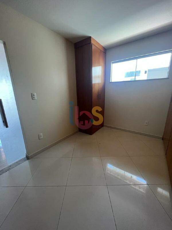 Casa para alugar com 4 quartos, 250m² - Foto 18