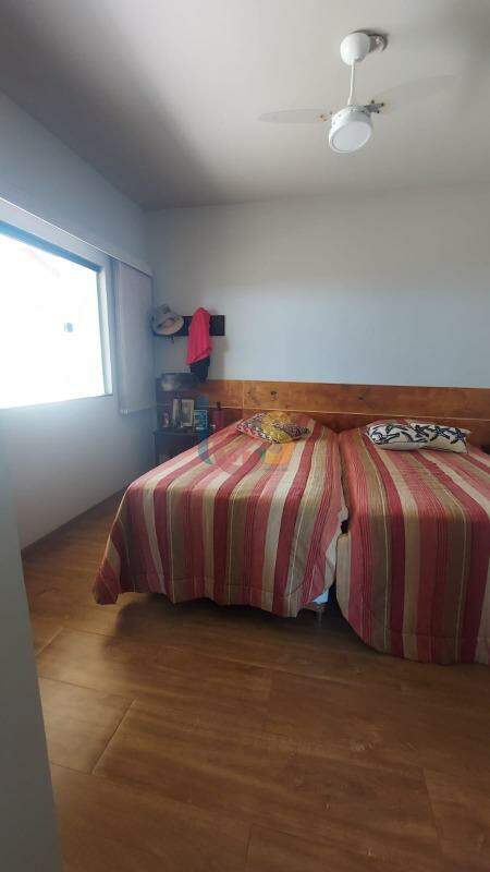 Casa à venda com 3 quartos, 250m² - Foto 22