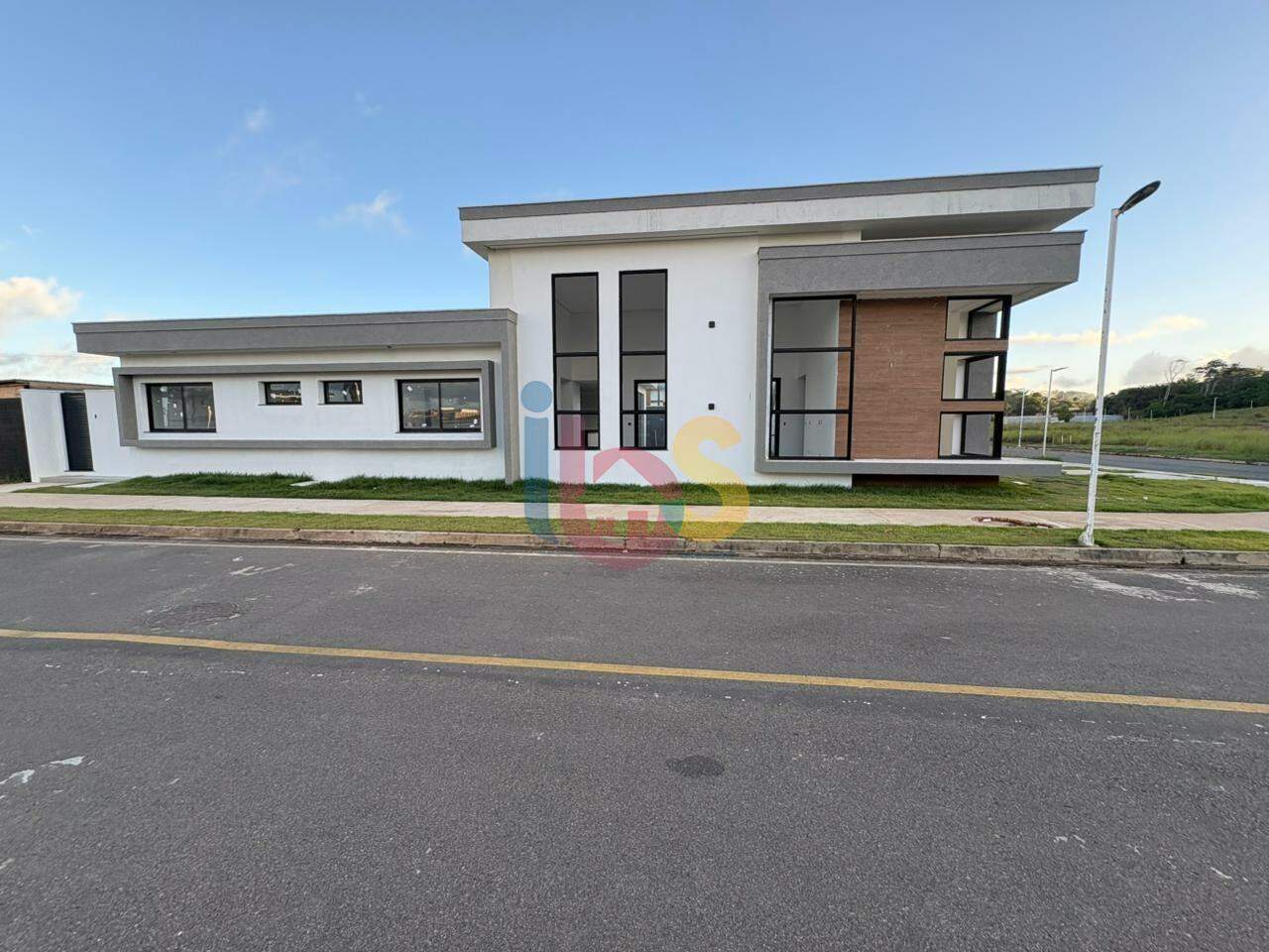 Casa, 3 quartos, 261 m² - Foto 2