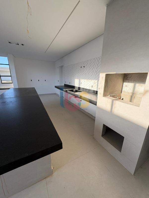 Casa, 3 quartos, 261 m² - Foto 10
