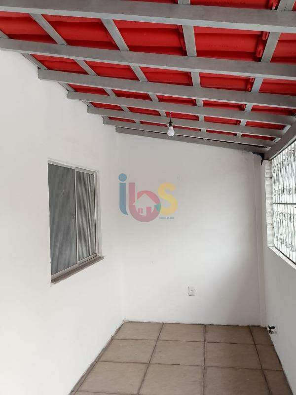 Casa à venda com 3 quartos, 84m² - Foto 4