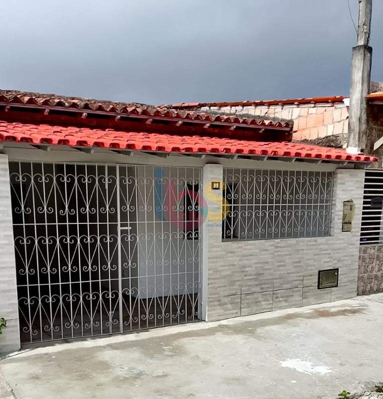 Casa à venda com 3 quartos, 84m² - Foto 1