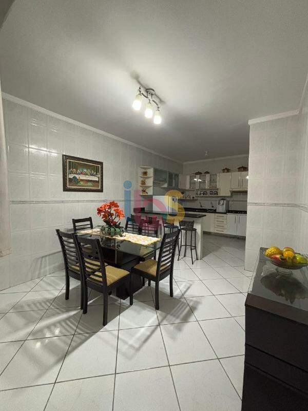 Casa, 3 quartos, 250 m² - Foto 5