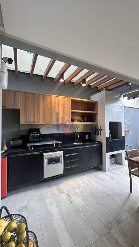 Casa à venda com 3 quartos, 165m² - Foto 11