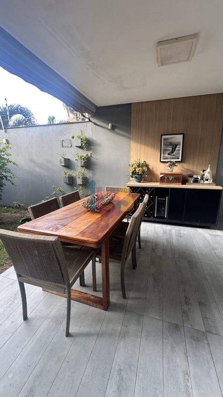 Casa à venda com 3 quartos, 165m² - Foto 3
