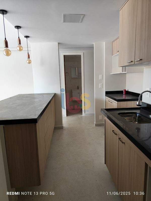 Apartamento à venda com 2 quartos, 75m² - Foto 18